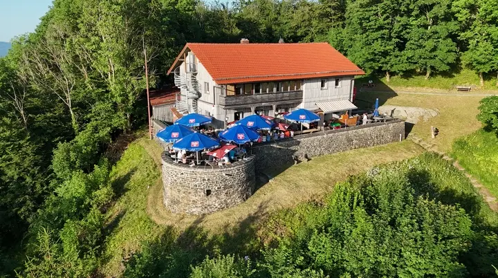 Enzianhütte, Weiherberg, Rhön, Gebäudeansicht | © DAV Sektion Fulda/Johannes Schmidt