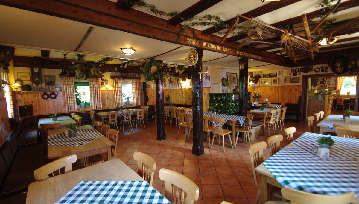 Enzianhütte, Weiherberg, Rhön, Gaststube | © Thomas Noll