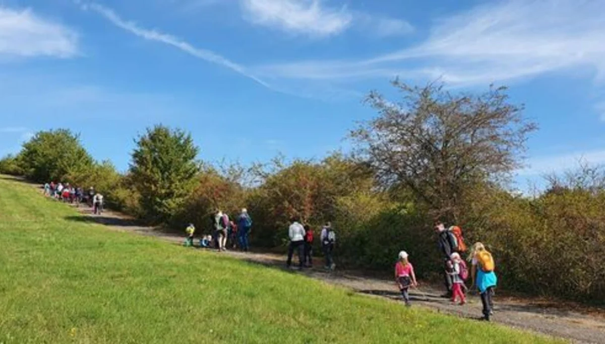 Familiengruppe Wanderung grünes Band 2020 | © DAV Fulda