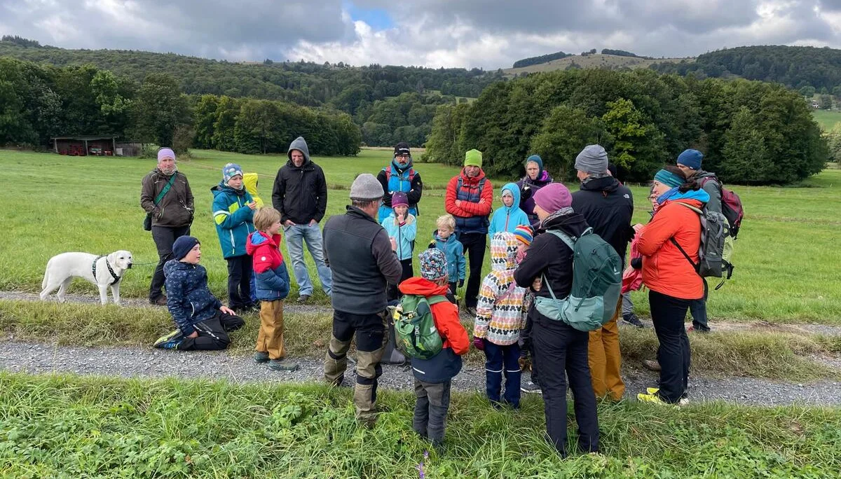 Unsere Familiengruppe unterwegs mit den Rhönrangern | © DAV Sektion Fulda