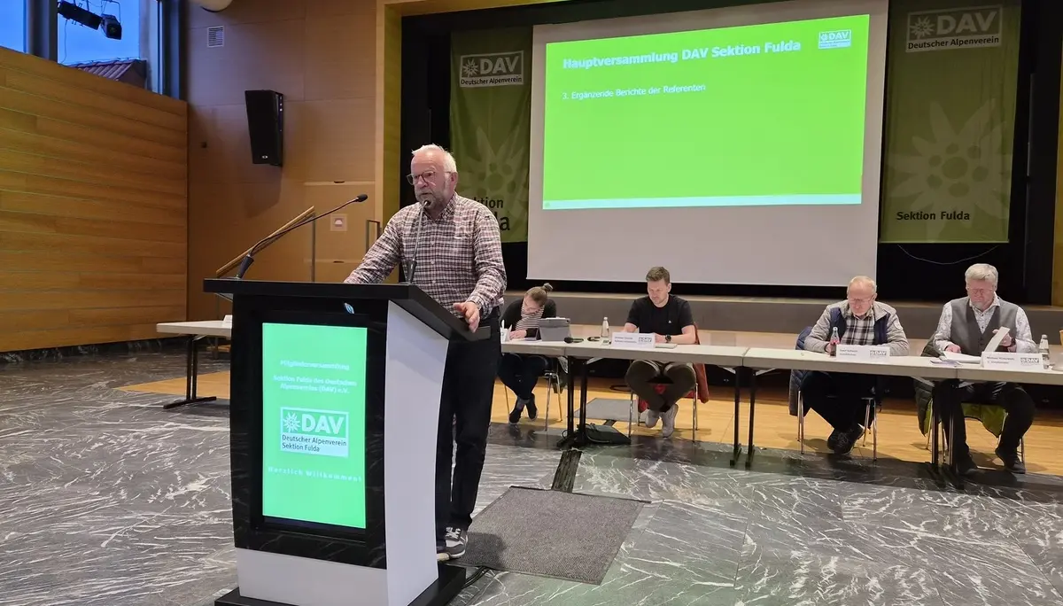 Mitgliederversammlung DAV Sektion Fulda - Bericht des Ausbildungsreferenten Bernhard Klingebiel | © DAV Sektion Fulda